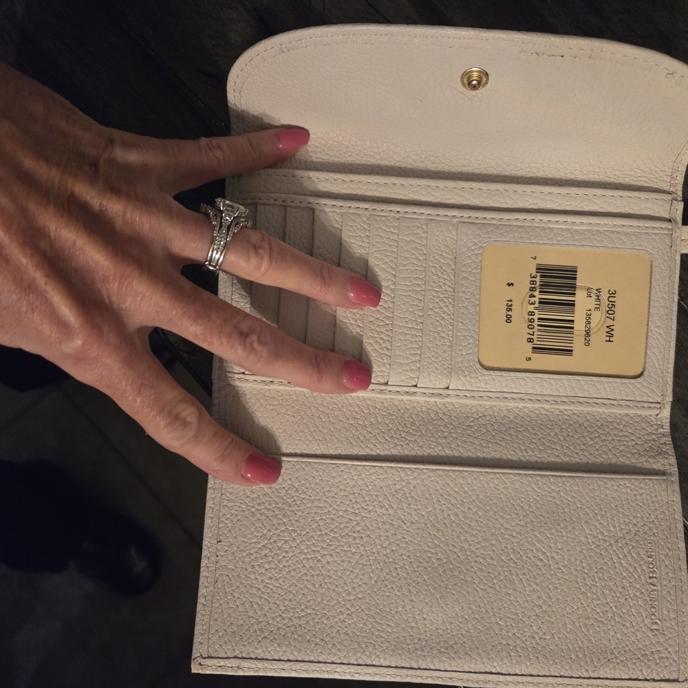 Dooney and Bourke Elegant Cream White Leather Satchel Wallet. - Picture 12 of 16